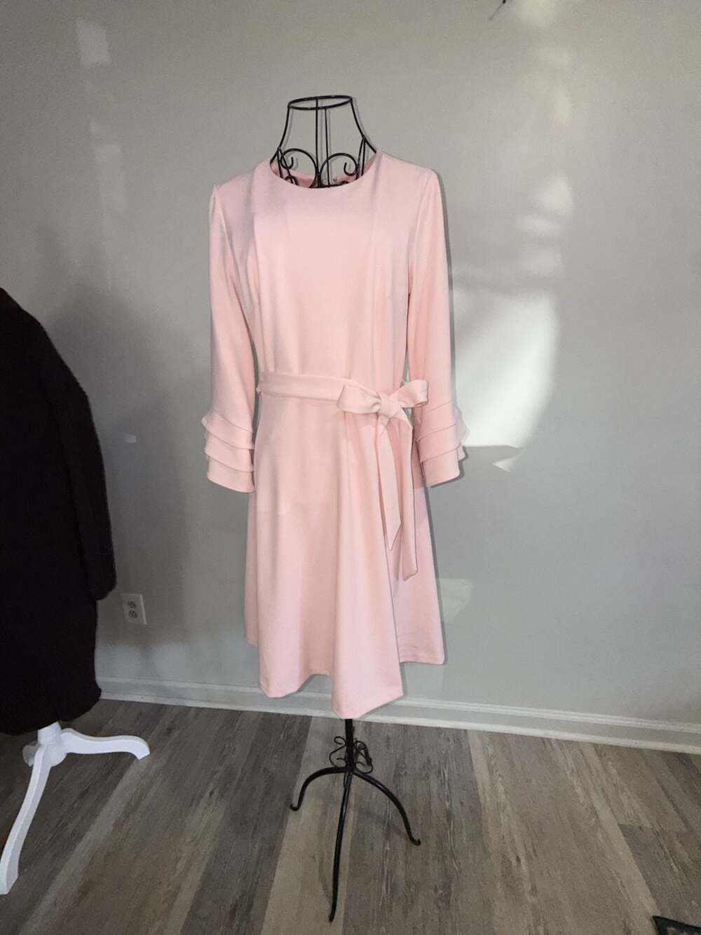 DKNY Women's Pink Belted Bell Sleeve Jewel Neck Dress Size US 4